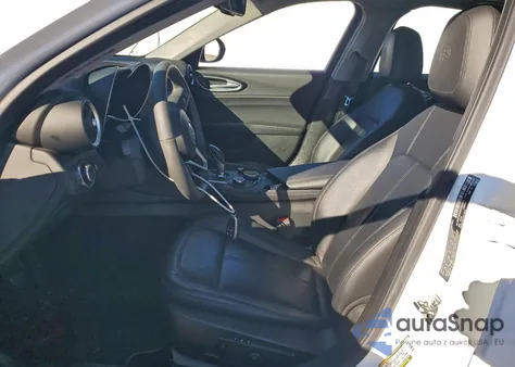 2019 Alfa Romeo Giulia z USA, uszkodzony, nr VIN ZARFAMAN8K7622094